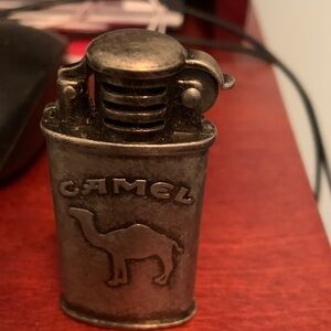 Camel Vintage Metal Lighter - Silver